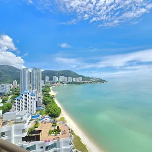 Rainbow Paradise At Tanjung Bungah شقة